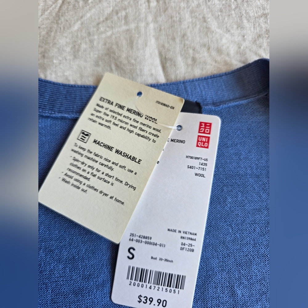 Uniqlo NWT Wool Cardigen Sz S - Picture 2 of 5